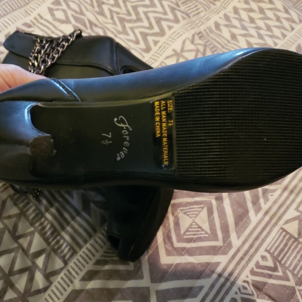 Shoes - Picture 4 of 4